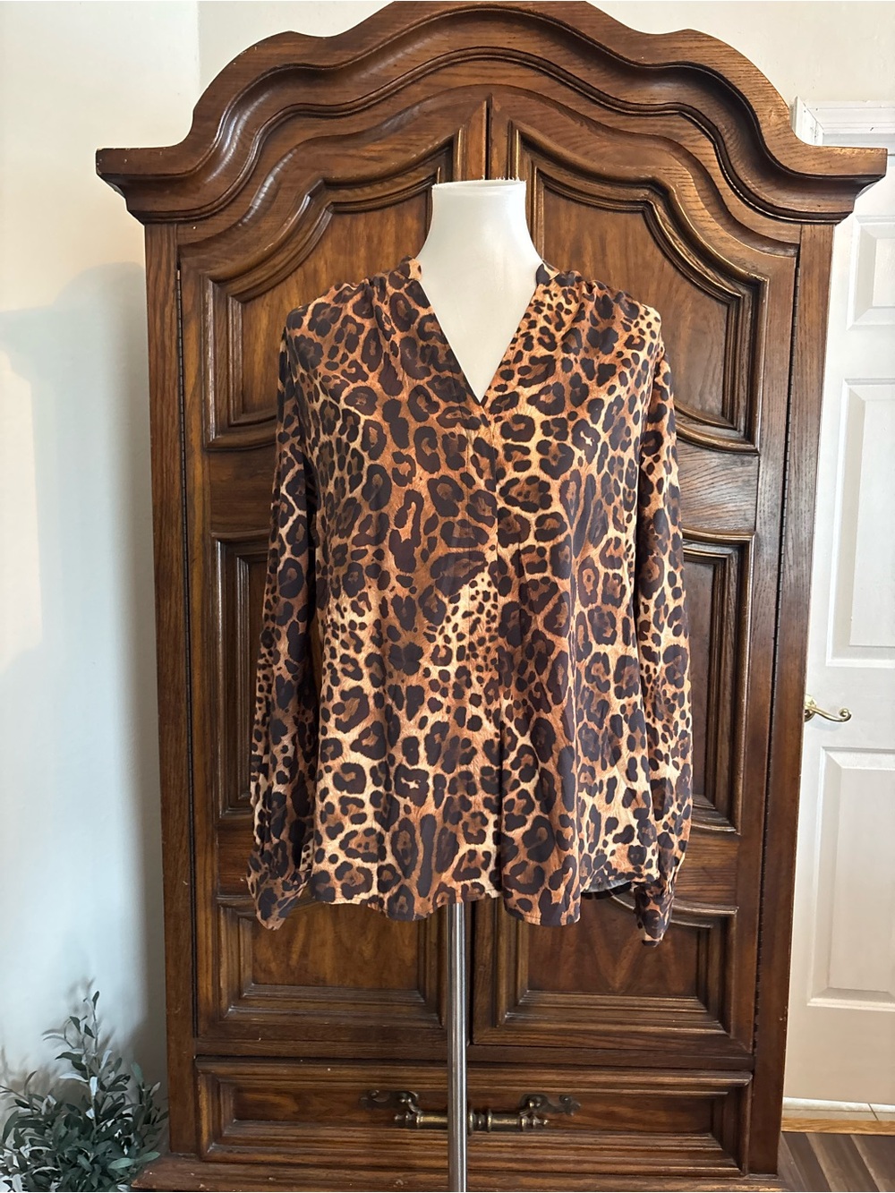 Express portfofino leopard print button down shirt blouse top